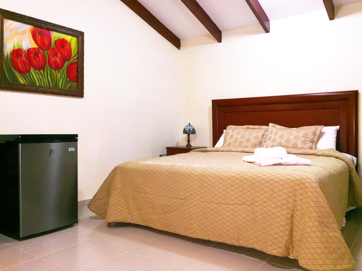 Los Jazmines Hotel Resort Warnes Exterior photo