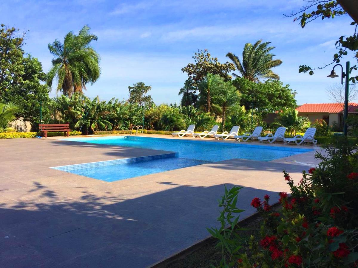 Los Jazmines Hotel Resort Warnes Exterior photo