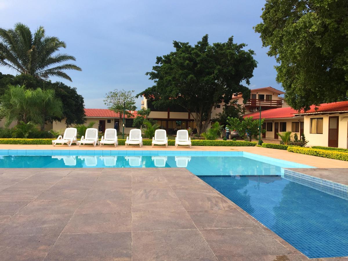 Los Jazmines Hotel Resort Warnes Exterior photo