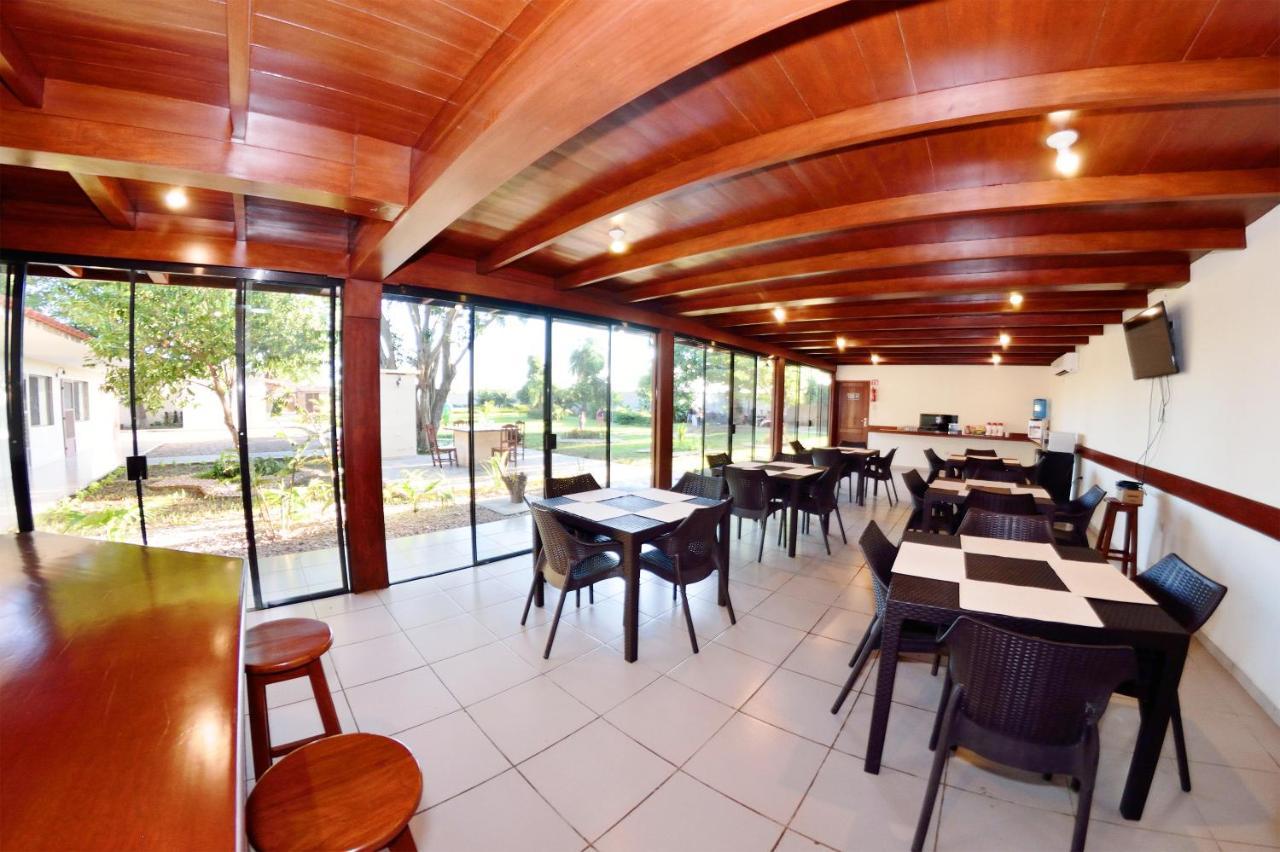 Los Jazmines Hotel Resort Warnes Exterior photo