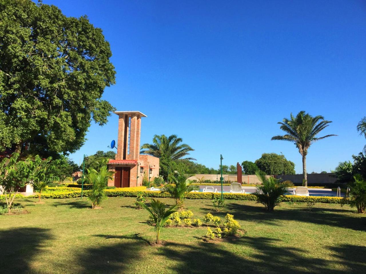 Los Jazmines Hotel Resort Warnes Exterior photo