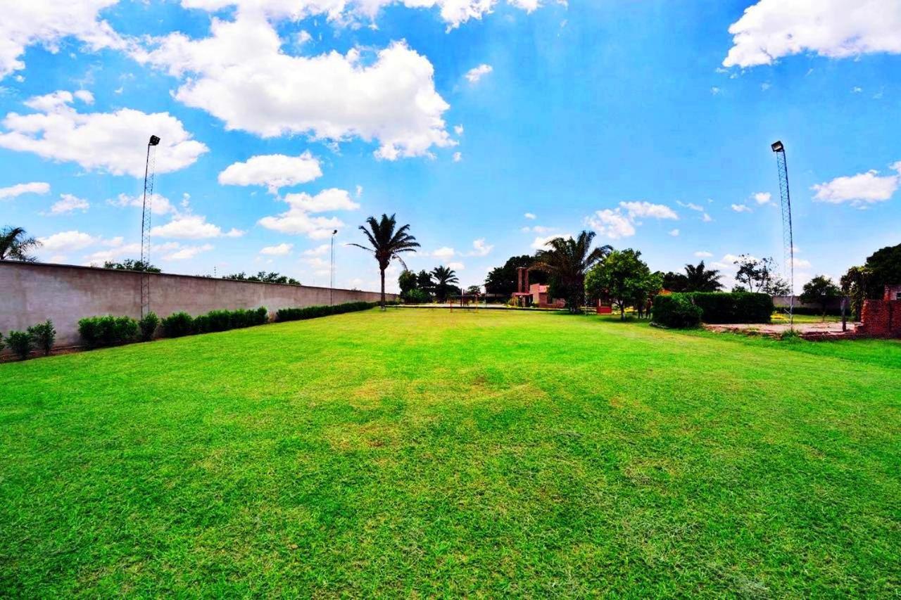 Los Jazmines Hotel Resort Warnes Exterior photo