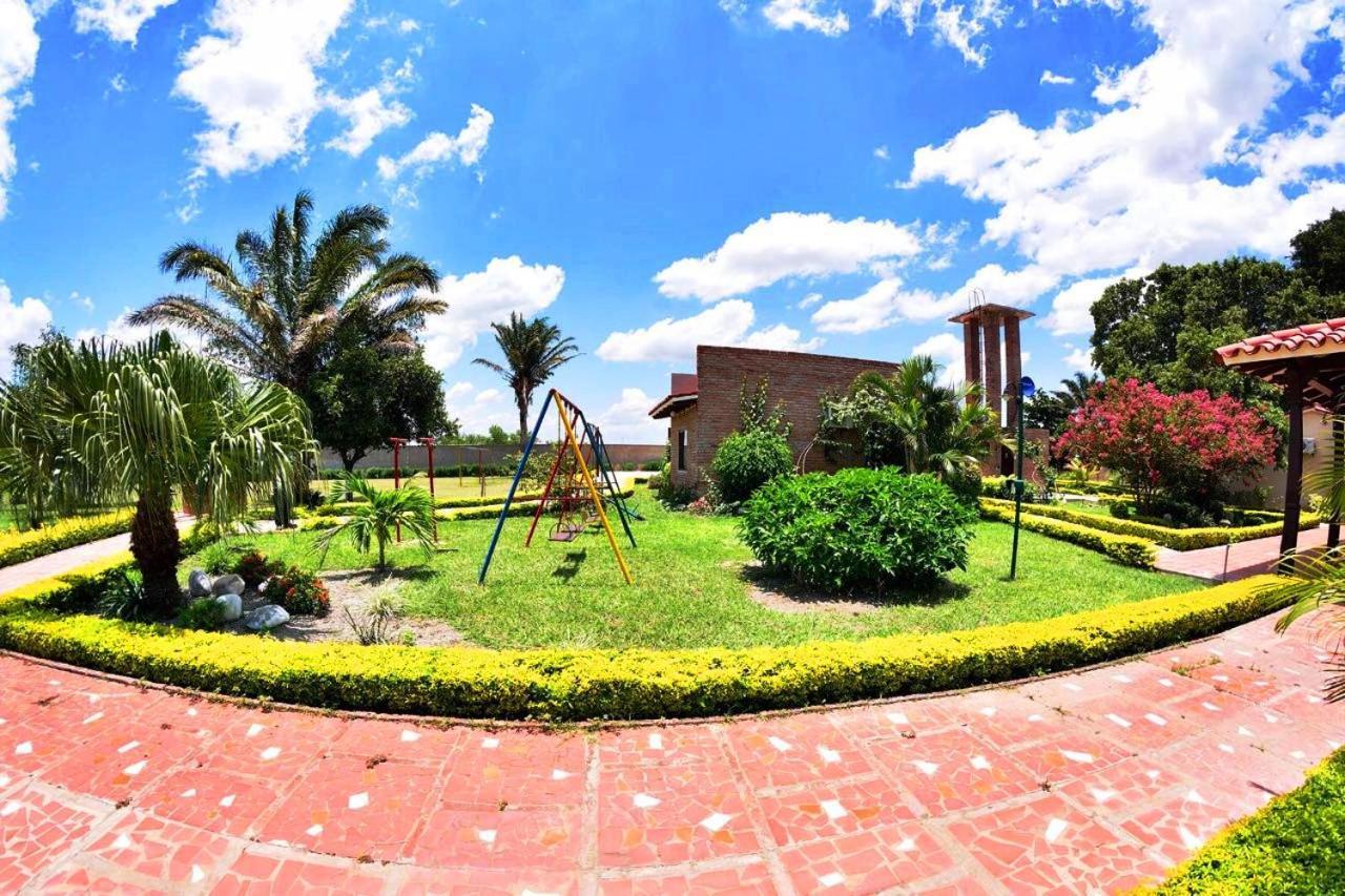 Los Jazmines Hotel Resort Warnes Exterior photo