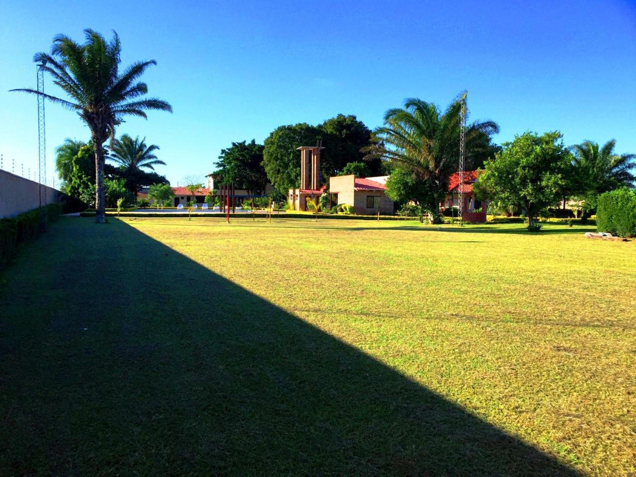 Los Jazmines Hotel Resort Warnes Exterior photo